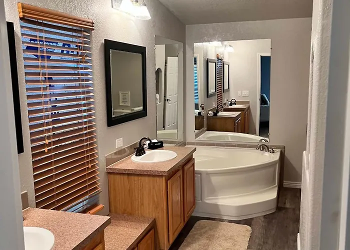 Holiday home Strip Pool House With Game Parker